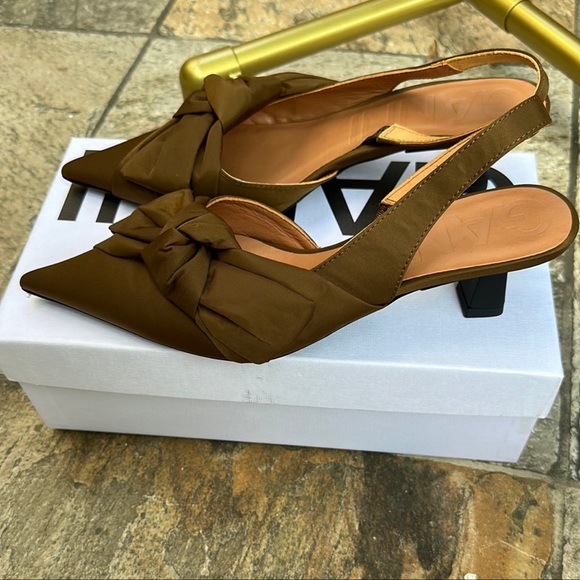 GANNI Soft Bow Slingback Pumps in Chicory Coffee - Picture 8 of 11